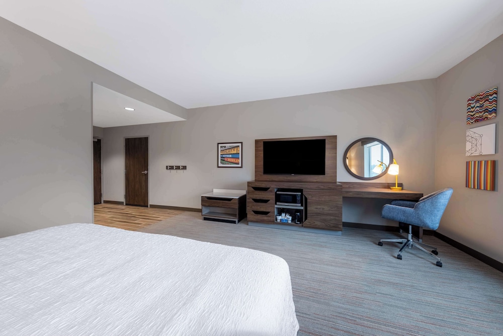 Hampton Inn by Hilton Kansas City Southeast - photo 16