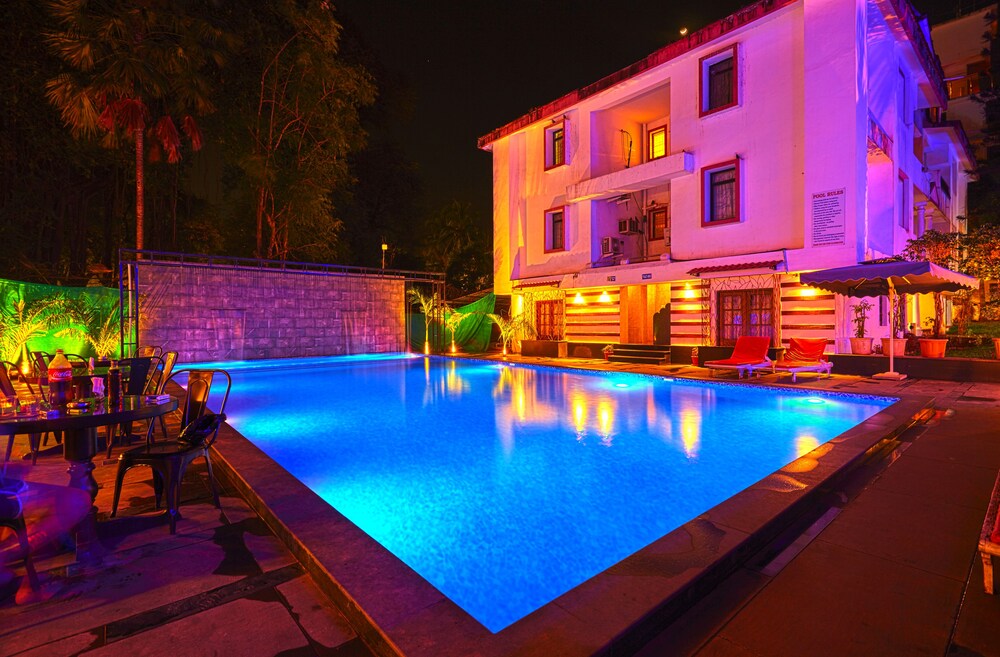 Sunkissed Plaza — hotel in Calangute