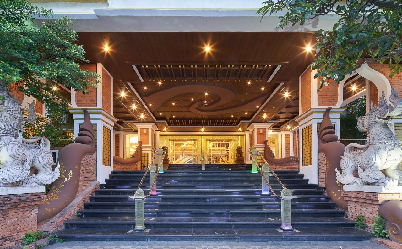 Floral Hotel Dolphin Circle Pattaya — 4-Star Luxury Hotel in Pattaya, Thailand