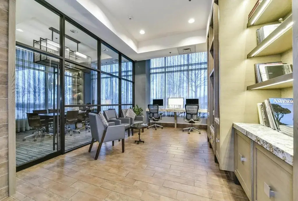 Boston Harbor View Luxury Suit - photo 3