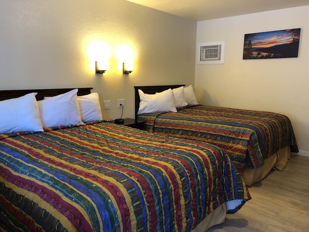 Cedar Inn & Suites - photo 20