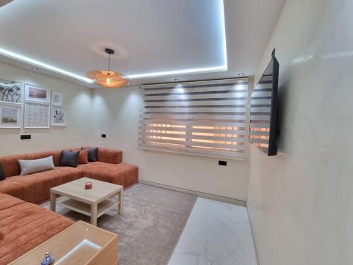 Trendy 2 Bedroom Oasis Near Top Restaurants and Cafes Air Conditioners — 4-Star Luxury Hotel in Tangier, Morocco