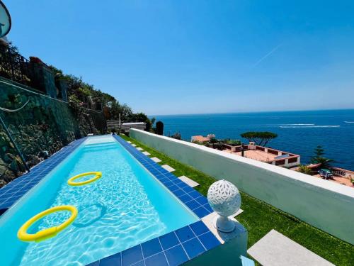 Luxury Villa La Balena Blu — 4-Star Luxury Hotel in Massa Lubrense, Italy