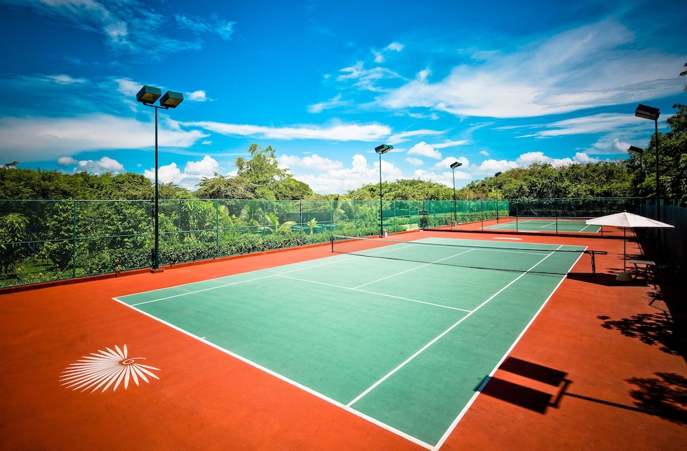 Tennis court