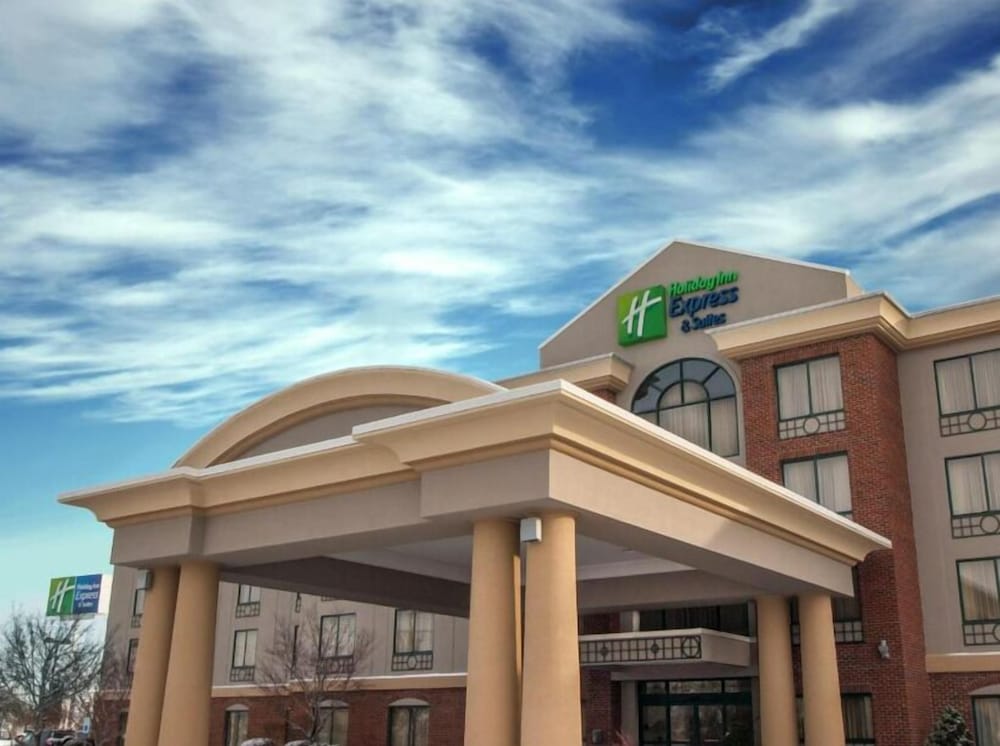 Holiday Inn Express Hotel & Suites Buffalo Airport by IHG - photo 37
