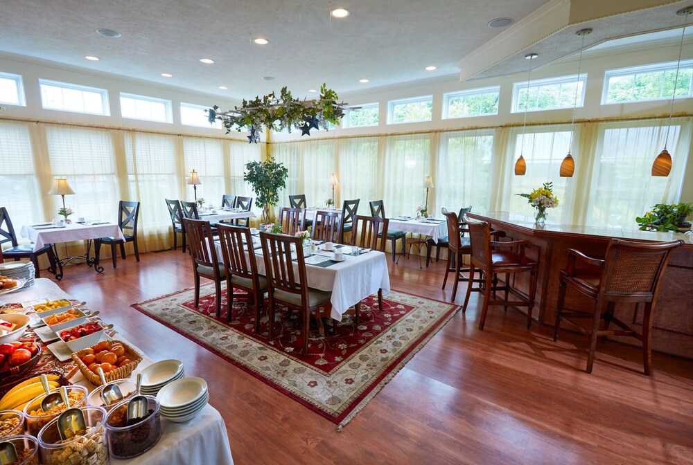 The Mount Vernon Inn - photo 33