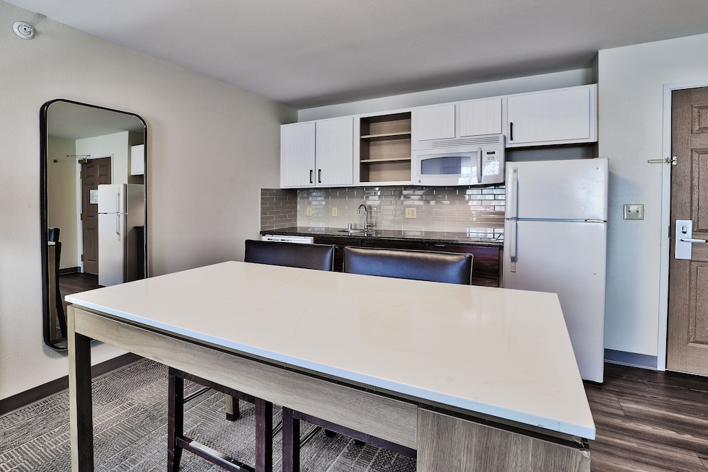 Staybridge Suites Albuquerque Airport by IHG - photo 27
