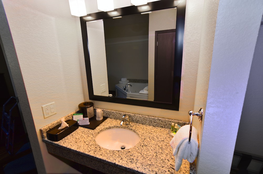 Cobblestone Inn & Suites Manning - photo 78