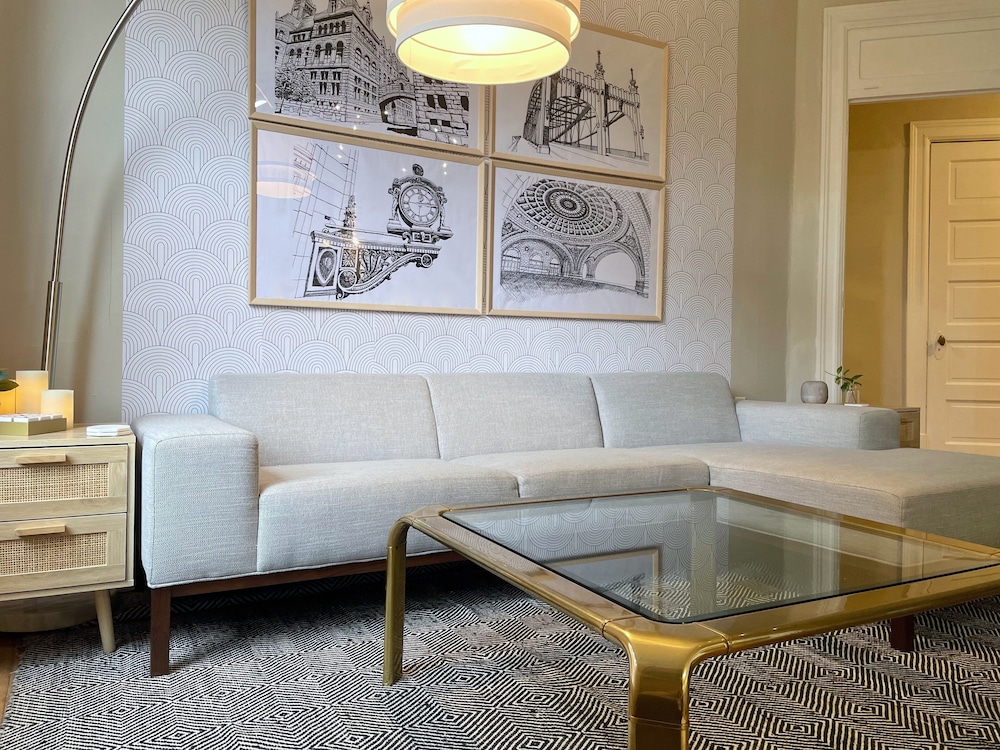 The Warhola Bloomfield - photo 22