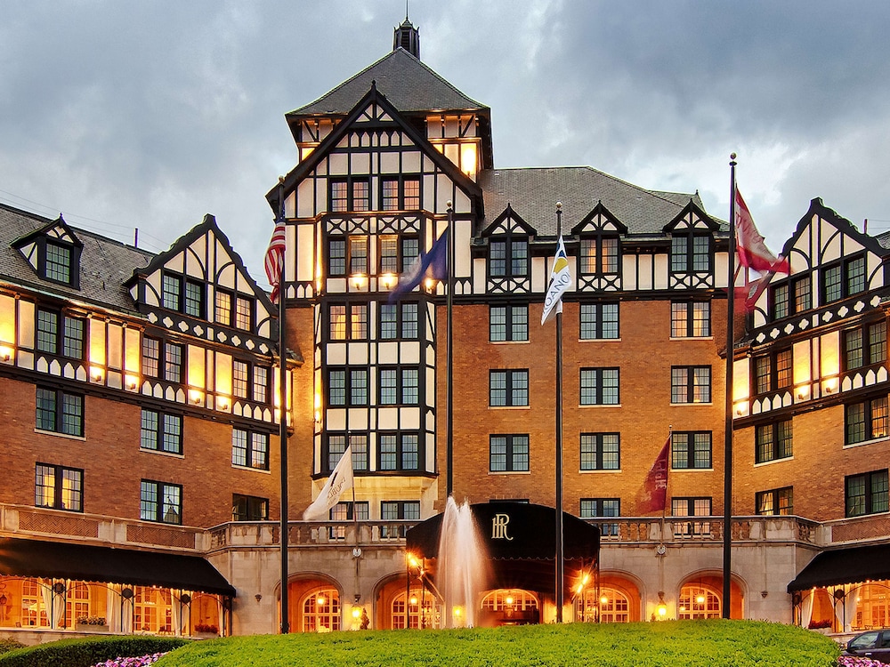 Hotel Roanoke & Conference Ctr Curio Collection by Hilton in Roanoke, United States