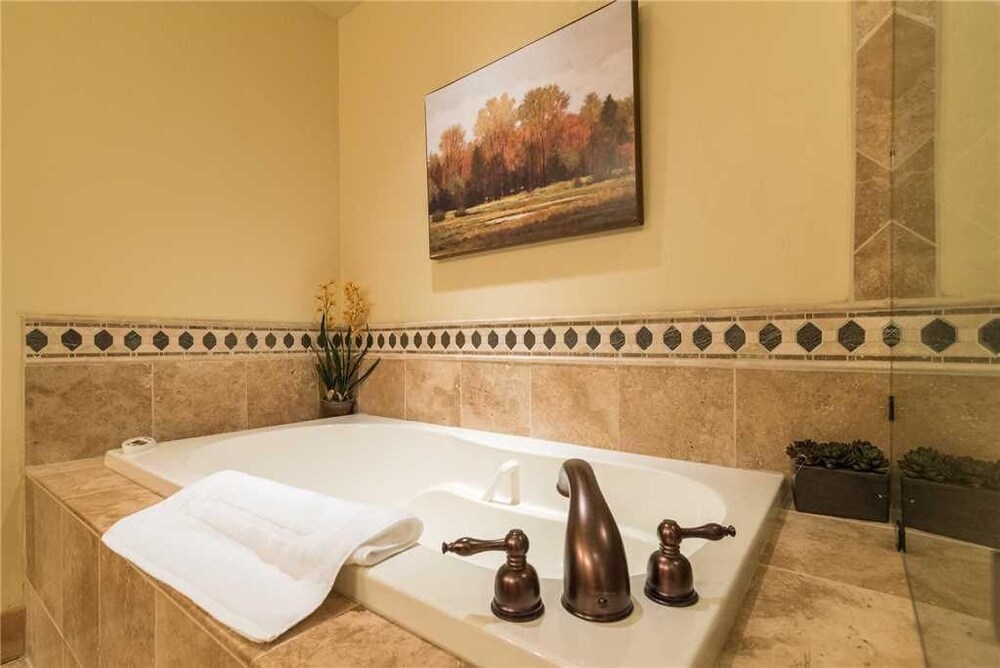 Bear Lodge Trappeur's Crossing Resort - photo 25
