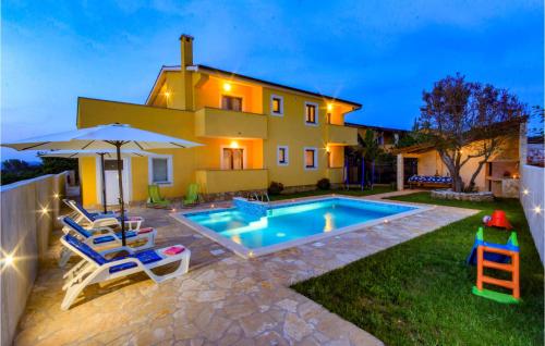 Pet Friendly Apartment In Pula — 4-Star Luxury Hotel in Pula, Croatia