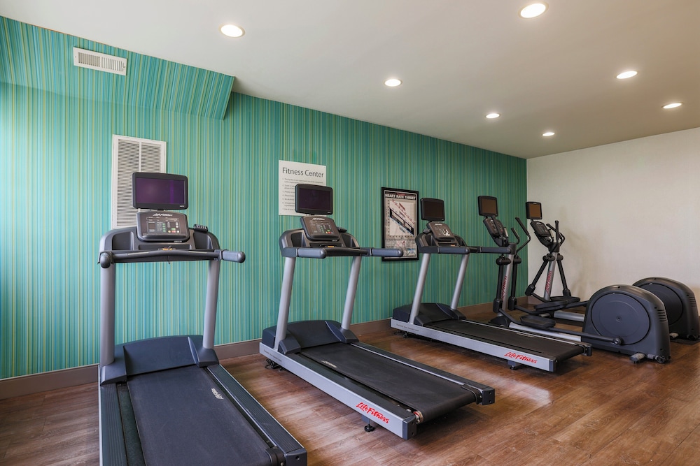 Holiday Inn Express Burlington by IHG - photo 39