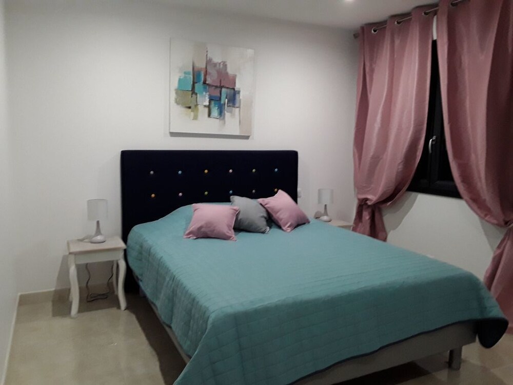 Appartement bord de plage — 5-Star Luxury Hotel in Sete, France