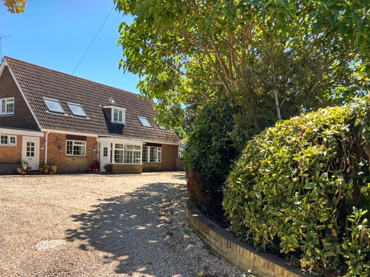 Downsview Cottage — 4-Star Luxury Hotel in Littlehampton, United Kingdom