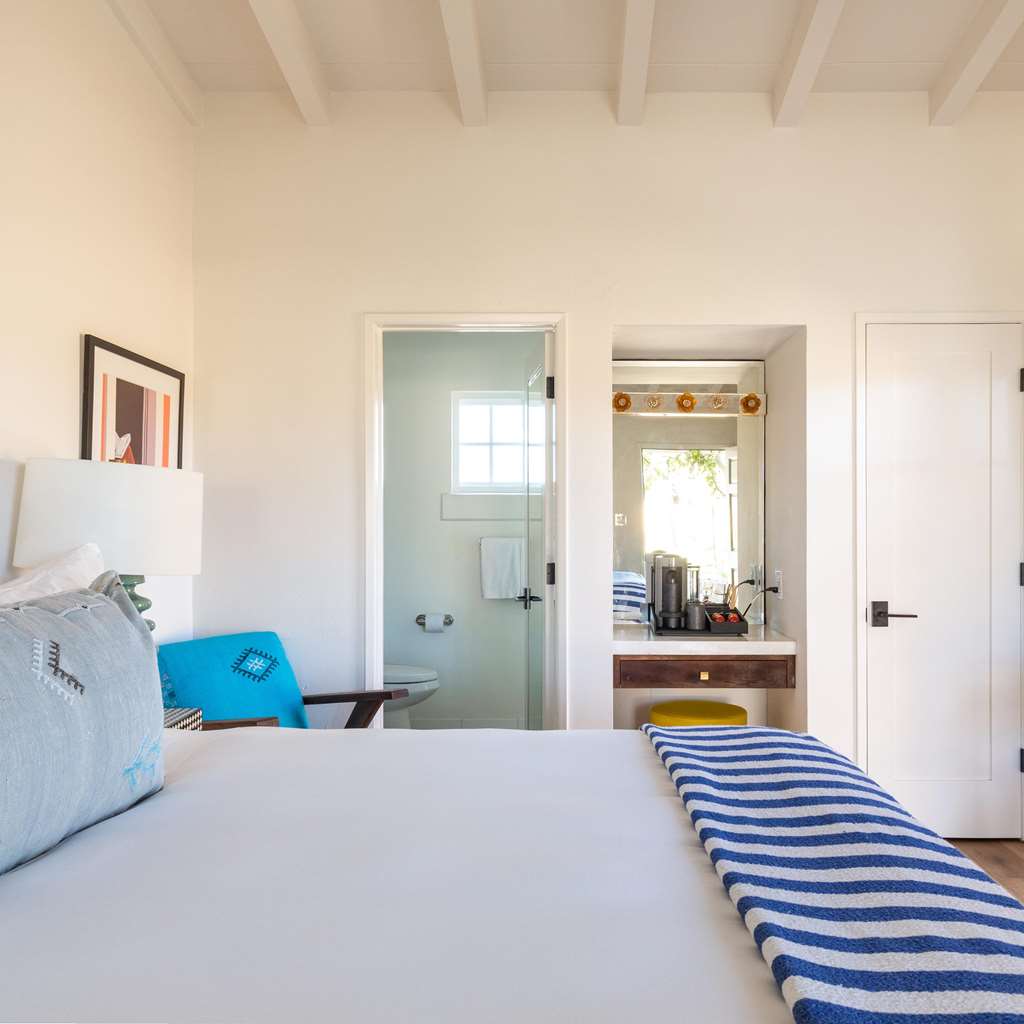 Hotel Ynez - photo 18