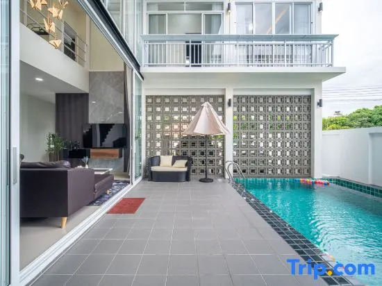 Private Pool Villa 5 Bedroom La Lune Pool Villa Chiang Mai — 4-Star Luxury Hotel in Saraphi, Thailand
