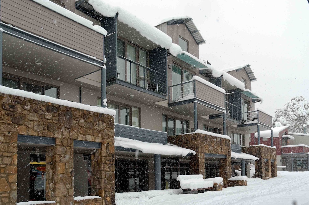 Squatter's Run Apartments — 4-Star Luxury Hotel in Kosciuszko National Park, Australia