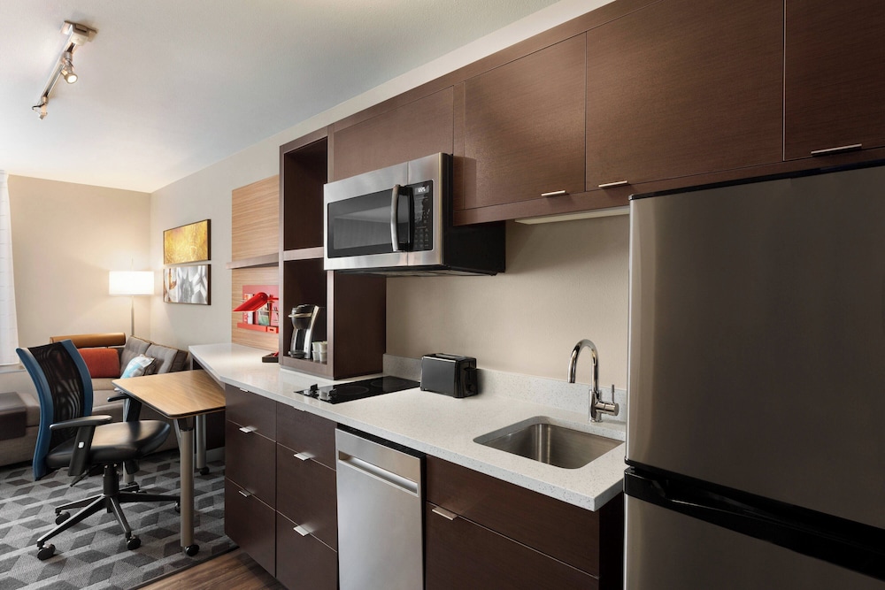 TownePlace Suites by Marriott Cedar Rapids Marion - photo 16