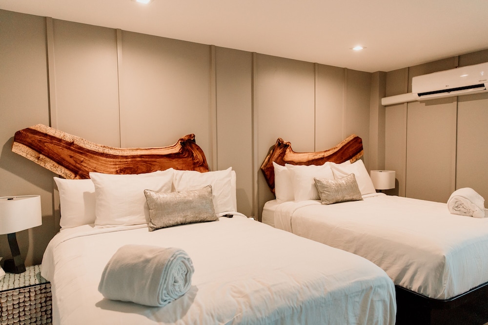 The Saint Hotel - photo 11