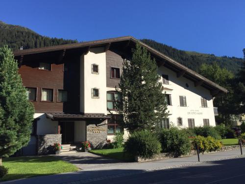 Hotel Dr Otto Murr B&B — 4-Star Luxury Hotel in St Anton Am Arlberg, Austria
