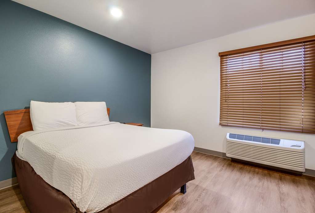 WoodSpring Suites Houston Baytown - photo 6