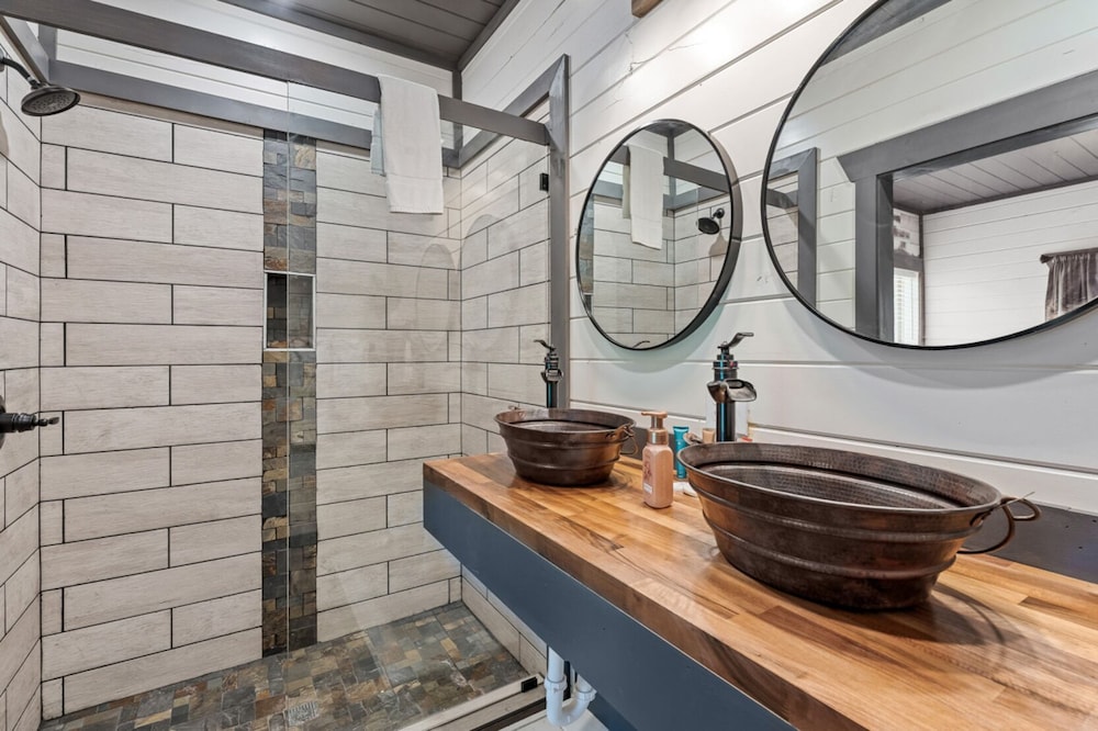 Sweet Escape By Ghosal Luxury Lodging - photo 37