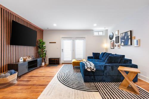 Modern 2BR Retreat Close to DC & Airport — 4-Star Luxury Hotel in Arlington, United States