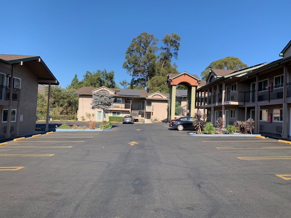 Olive Tree Inn & Suites by Howard Johnson WYNDHAM - photo 40