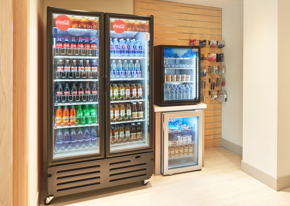Holiday Inn Express Doral Miami by IHG - photo 24