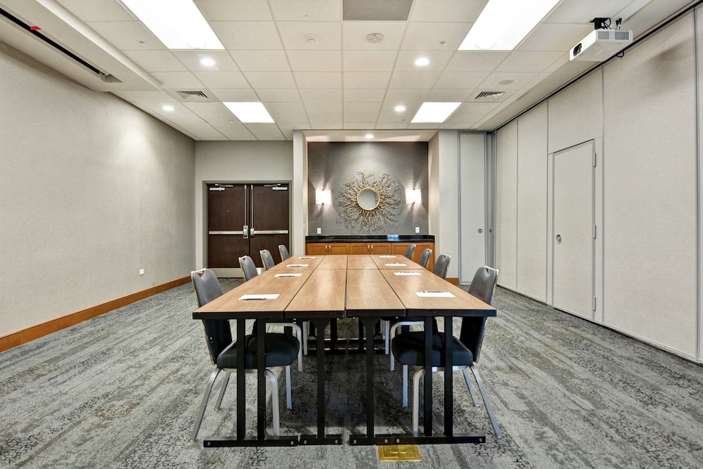 Homewood Suites by Hilton TechRidge Parmer @ I 35 - photo 40