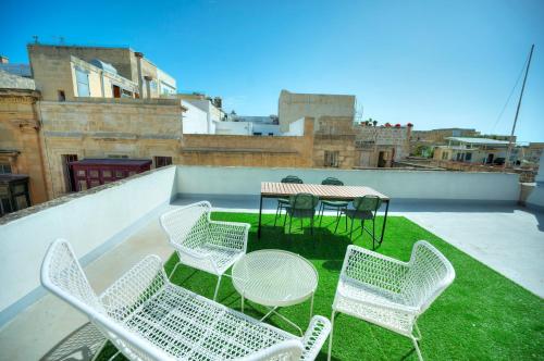 Magestic palazzo jacuzzi on roof terrace GOVAL 3 in Valletta, Malta
