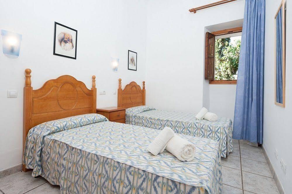 Can Roques Blanques - carbon neutral hotel in Campos