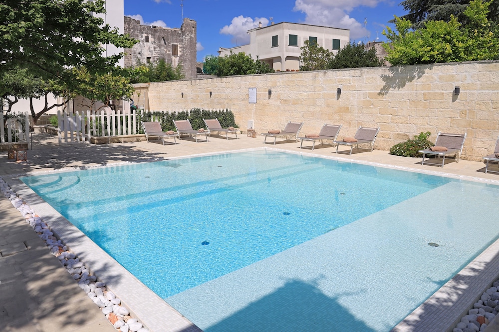 Palazzo Circolone — hotel in Poggiardo