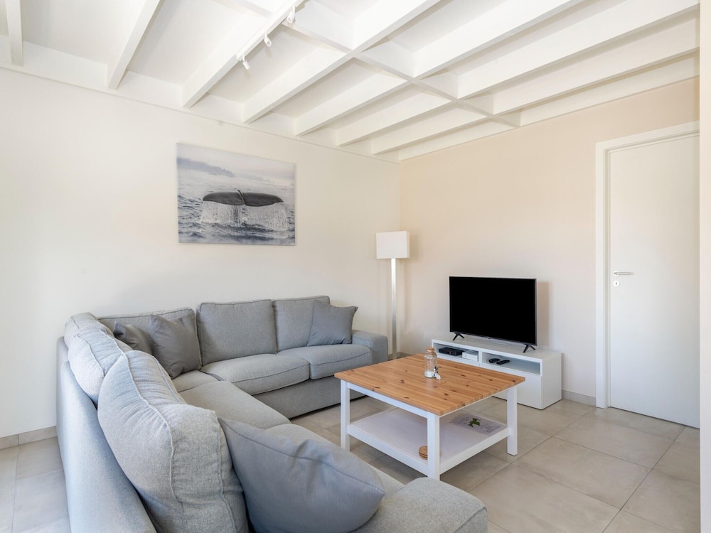 Holiday Home Koksijde Near Sint andre Beach — 4-Star Luxury Hotel in Koksijde, Belgium