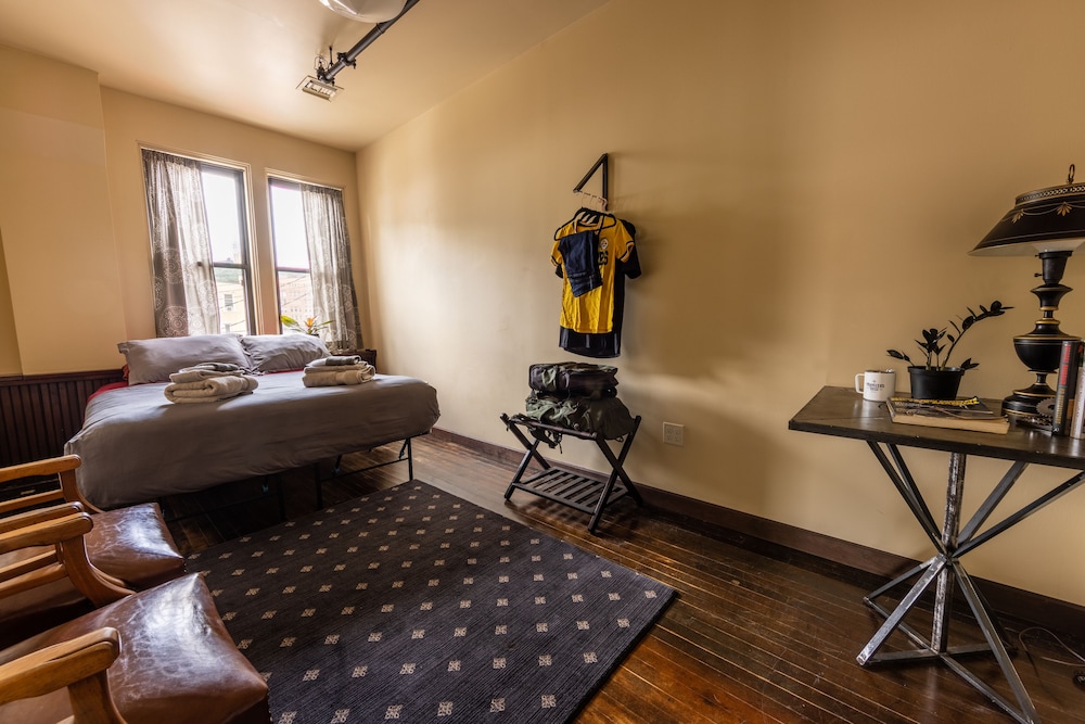 Traveler's Rest Hotel - photo 19