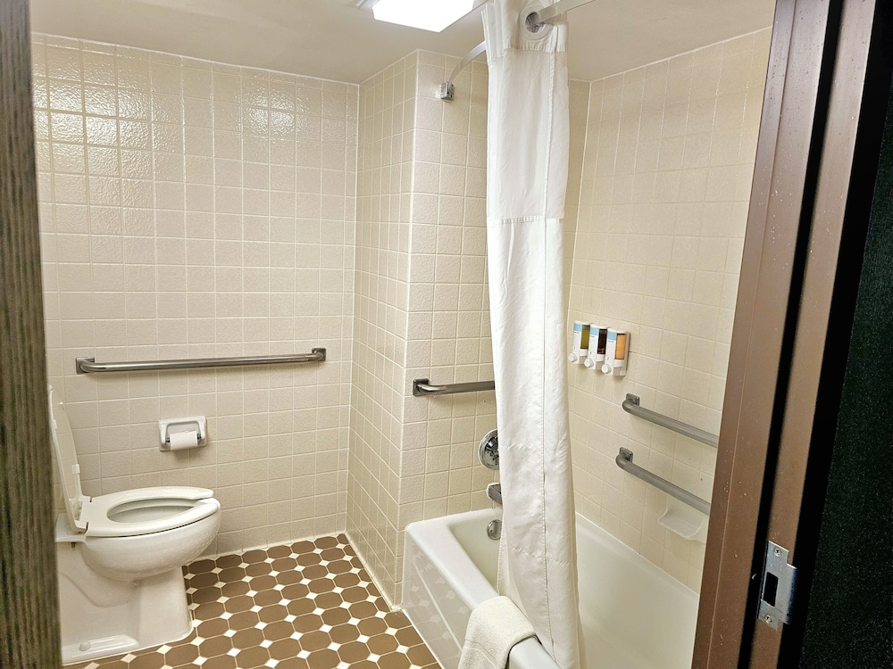 Days Inn by Wyndham Rolla - photo 18