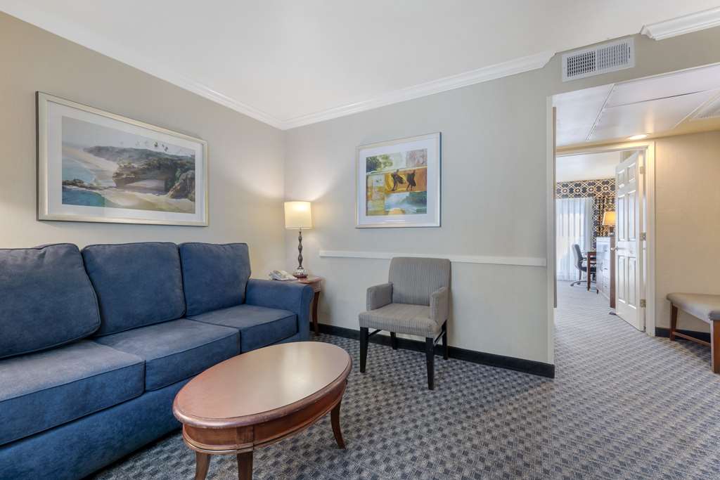 Best Western Plus Marina Shores Hotel - photo 49