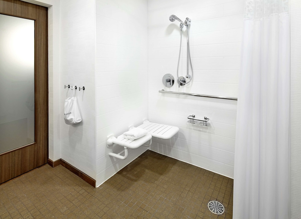 Hampton Inn & Suites Pittsburgh Airport South Settlers Ridge - photo 23
