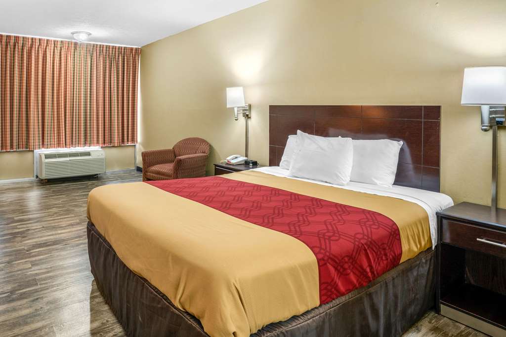 Econo Lodge Rolla I 44 Exit 184 Near Missouri University of Science and Technology - photo 6