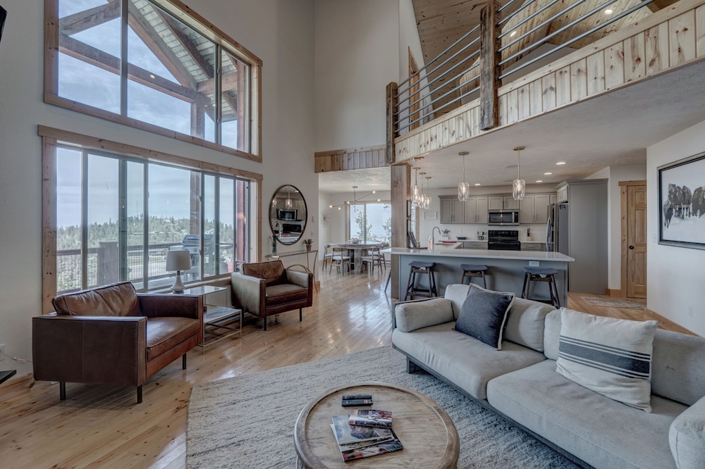 Missing Link Chalet At Terry Peak By RedAwning — 4-Star Luxury Hotel in Lead, United States