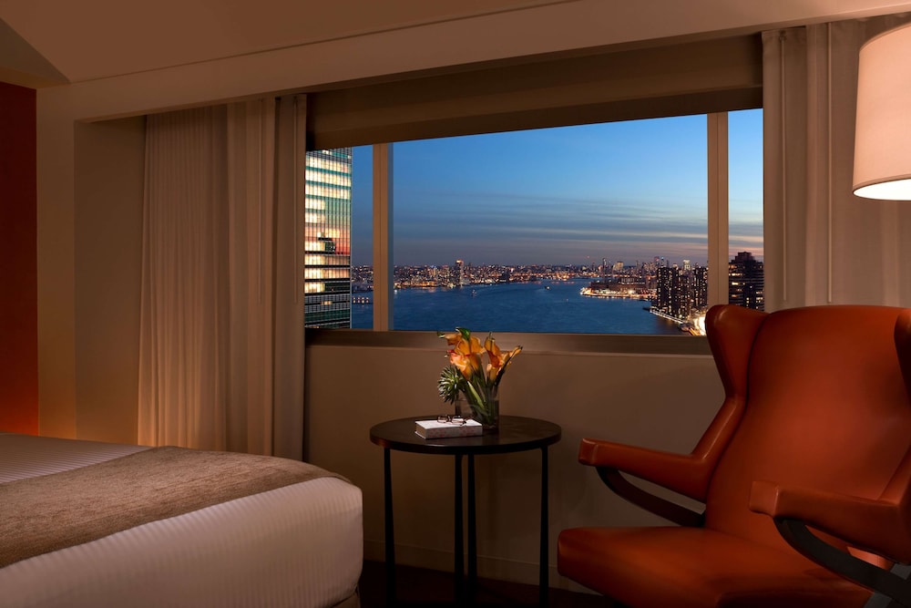 Millennium Hilton New York One UN Plaza - photo 20