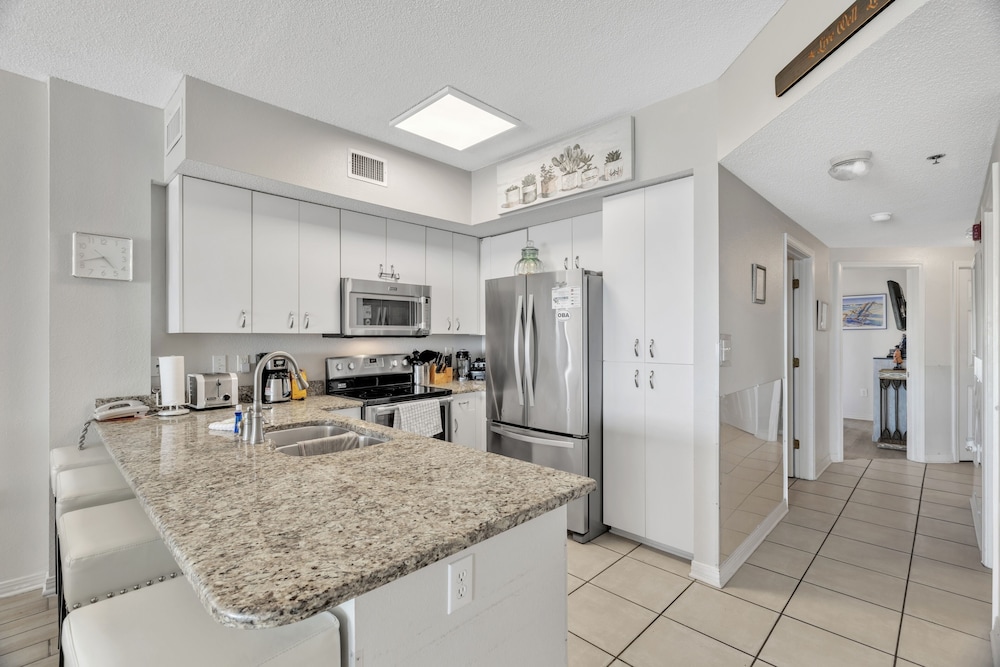 Stunning Oceanfront Condo with Resort Amenities condo - photo 13