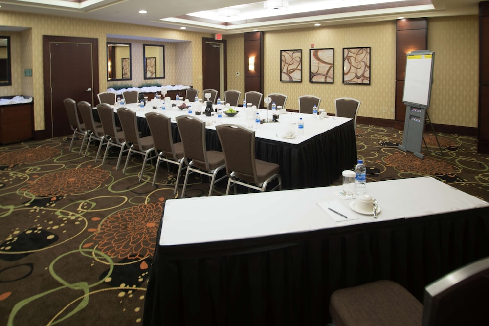 Embassy Suites by Hilton Fayetteville Fort Bragg - photo 40