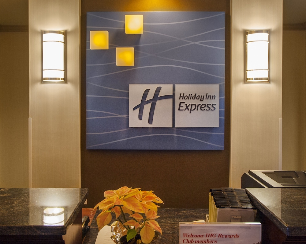 Holiday Inn Express Hotel & Suites Buffalo Airport by IHG - photo 33