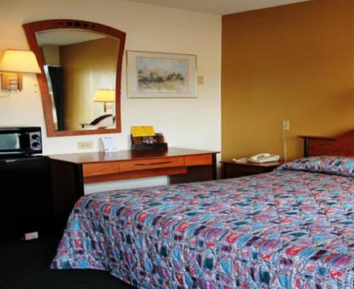 Speedway Inn - photo 6