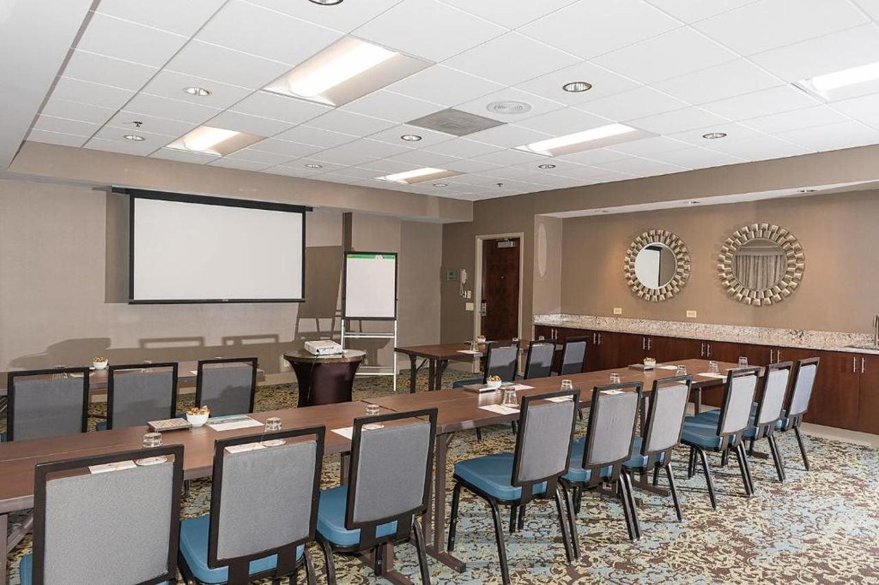 DoubleTree by Hilton Charlotte Gateway Village - photo 2