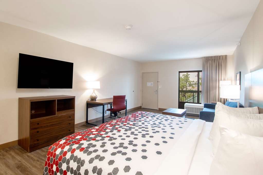 Econo Lodge Inn & Suites Foley North Gulf Shores - photo 12
