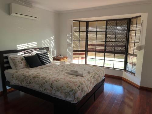 Charming 4BR Retreat near Gawler — hotel in Gawler