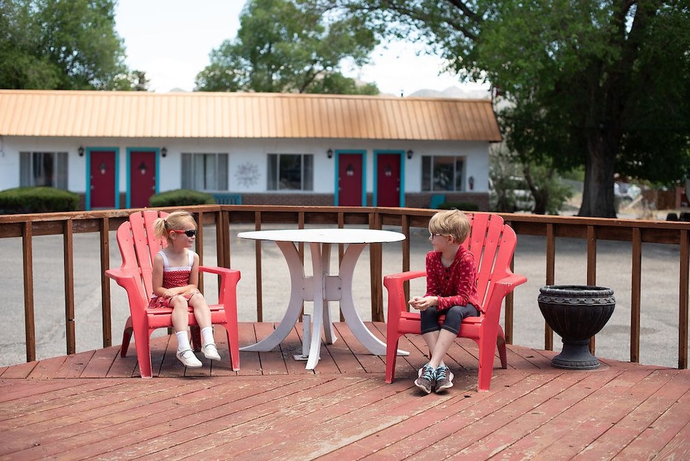 Circle R Motel - photo 59